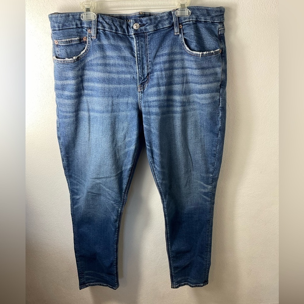 AEO Curvy 90’s Skinny Blue Jeans Sz 18/20. See measurements
